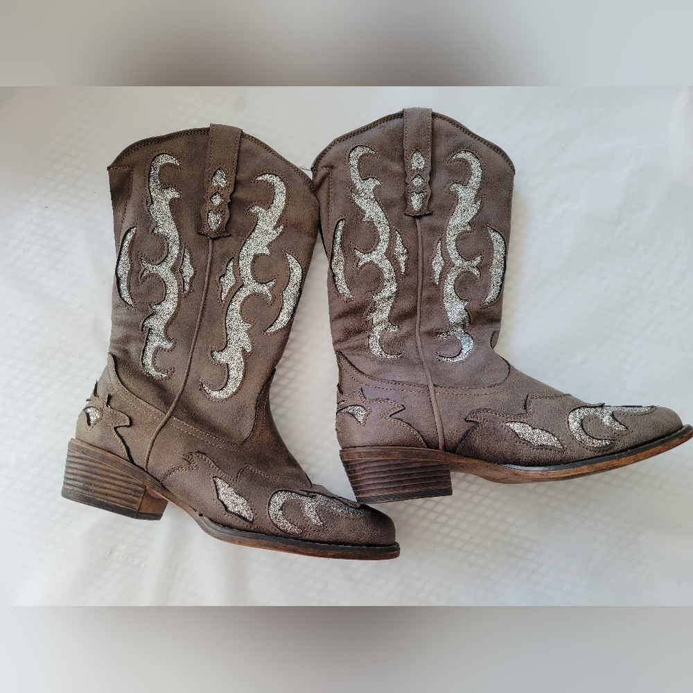 Taupe Cowboy Boots with Silver Glitter Inlay